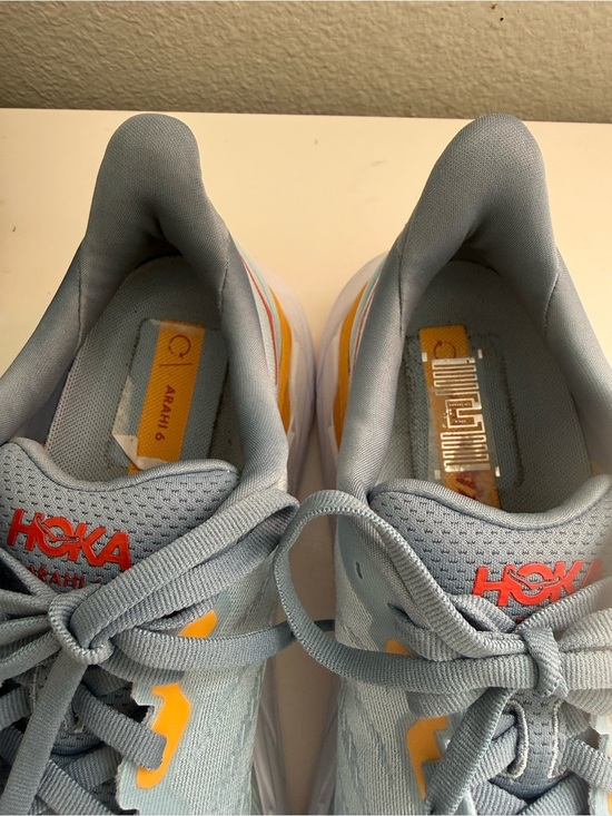 Hoka Arahi 6 Men size 10.5 Running Shoes in Light Blue with Yellow main image 5